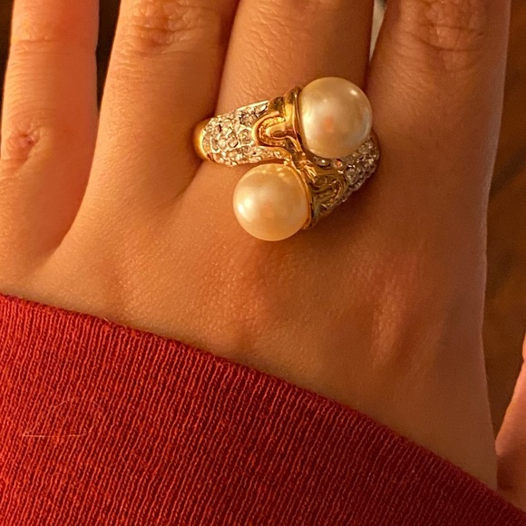 Double Pearl Gold Statement Ring - Picture 4 of 4